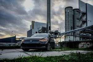 China atenuează restricţiile pentru negocierile EV cu UE